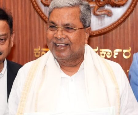 Siddaramaiah decides to step down as K’taka CM after breakfast meet with Shivakumar