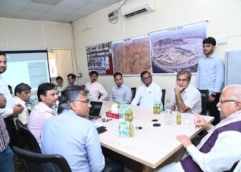 Union Minister Lal sets Sept deadline to flatten Delhi’s Bhalswa garbage mountain