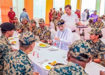 HM Amit Shah calls for tighter border surveillance in Gujarat