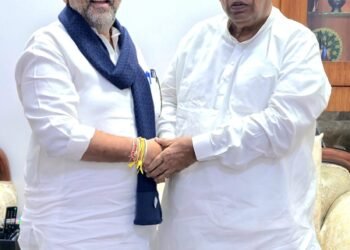K’taka leadership change: D.K. Shivakumar seeks blessings of Kharge, says CLP leader election is ‘immediate priority’