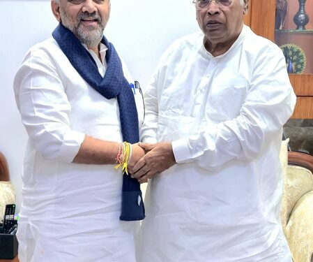 K’taka leadership change: D.K. Shivakumar seeks blessings of Kharge, says CLP leader election is ‘immediate priority’