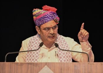 Raj CM calls for clean cities, honest service; urges civic body employees to lead state’s urban transformation