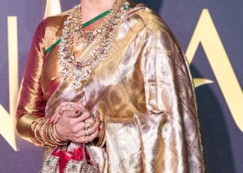 When Rekha recalled how she won over a crazy fan