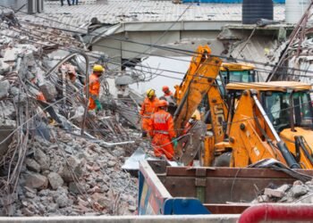 Death toll in Delhi building collapse rises to six