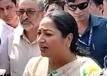 Delhi building collapse: CM Gupta visits site, assures strict action against ‘unauthorised’ structures