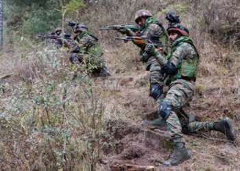 Army apprehends three trying to cross LoC in J&K’s Uri