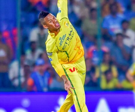 Bravo told me to be brave and trust my plans: CSK spinner Akeal on his powerplay bowling prowess