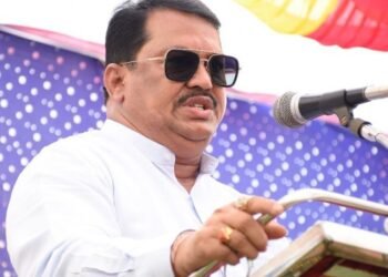 Potential lockdown looms as fuel given only after RC book verification, says Vijay Wadettiwar