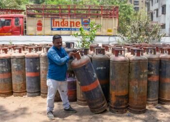 Commercial LPG prices hiked again; Delhi rate up by Rs 42, Kolkata sees Rs 53.50 increase