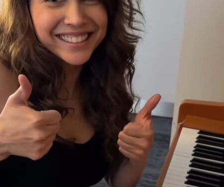 Sharvari plays ‘Maskara’ on piano: Finding new ways to obsess