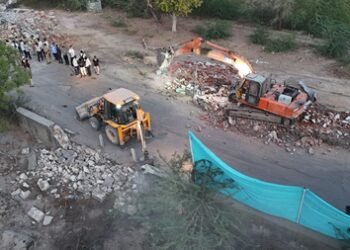 Gujarat: Large-scale encroachment removal carried out in Viramgam for road-widening project