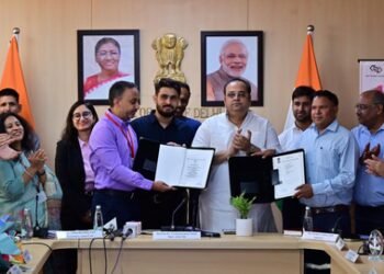 Delhi: DTC issues 10 lakh free Pink Saheli National Common Mobility cards in 90 days