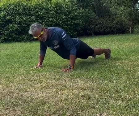 Milind Soman performs push-ups in London’s amazing weather, says ‘lost count after 50’