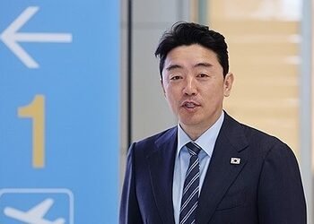 South Korea, Canada discuss stronger space, defence cooperation amid submarine bidding race