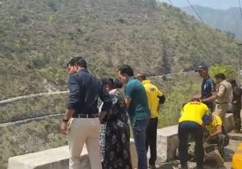 Vehicle falls into deep gorge in Devprayag; three bodies recovered, search on for missing five