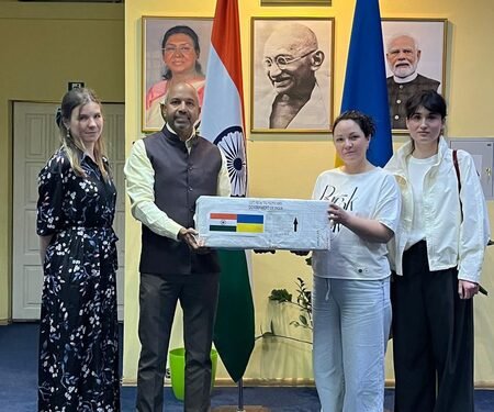 India hands over humanitarian aid to Ukraine’s health ministry