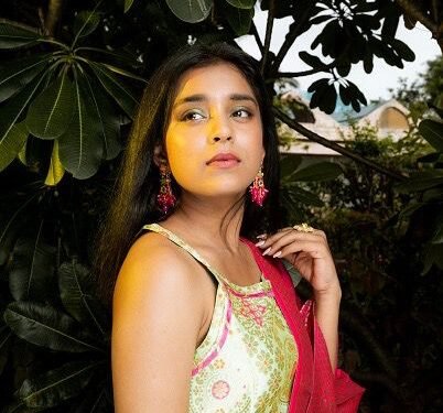 Sumbul Touqeer explains why she keeps her personal life away from social media