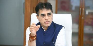 Gujarat govt reviews statewide expansion of cardiac care