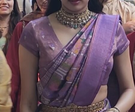 Janhvi Kapoor seeks divine blessings at Srivari Temple on ‘Peddi’ release