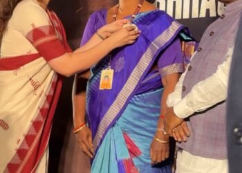 Kangana Ranaut joins Odisha CM Mohan Charan Majhi to facilitate healthcare workers