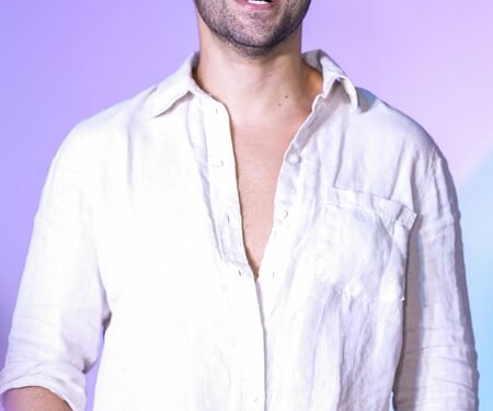 Varun reveals how father David Dhawan roasted him for his smile