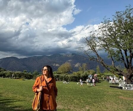 Farah Khan says ‘happiness & kindness are the best things you can wear’