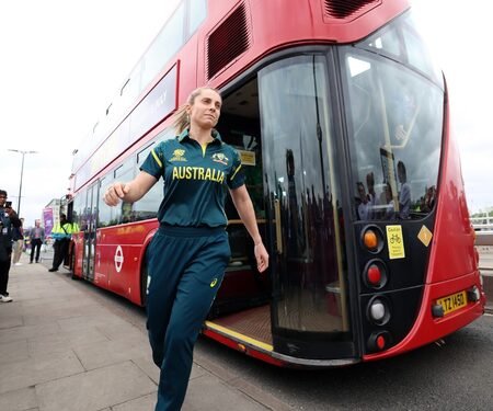 Australia captain Molinuex says losing the tag of defending champions can ‘free them up if they harness it’