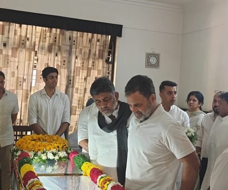 Rahul Gandhi pays last respects to AICC Secretary Suraj Hegde in Bengaluru
