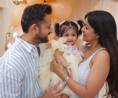 Ishita Dutta & Vatsal Sheth reveals daughter Veda’s face on her 1st birthday