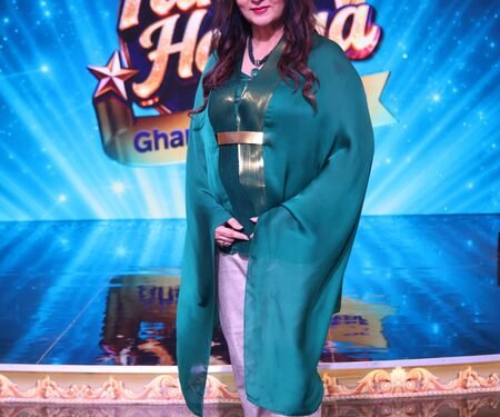 Poonam Dhillon recalls iconic clap step from ‘Yeh Vaada Raha’, says Rishi Kapoor was the ‘king of romance’