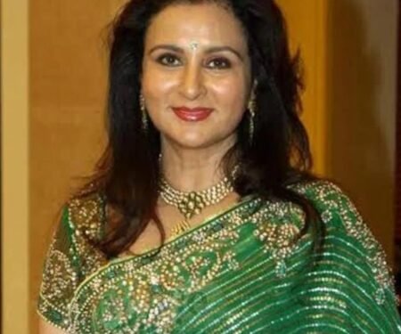 Poonam Dhillon opens up on sacrificing her career for motherhood