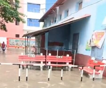Bihar: Sasaram Sadar Hospital floods after one hour of rain, triggers criticism