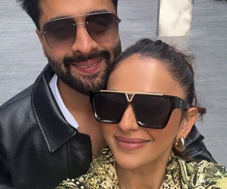 Rakul Preet Singh, Jackky Bhagnani take their first drive in an AI driven car: We were scared