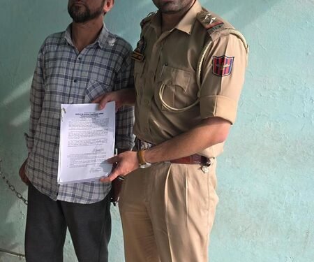 Notorious drug peddler booked in Anantnag, licences of two medical shops cancelled in Rajouri