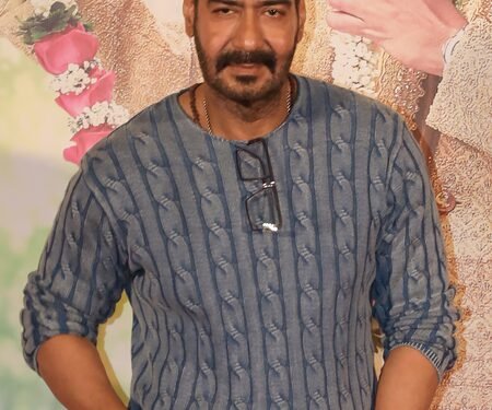 When Ajay Devgn revealed that a stranger lived in Sanjay Mishra’s house for 4 years