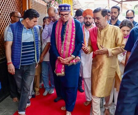 Hundreds of Kashmiri Pandits reach Mata Kheer Bhawani temple as CM Abdullah, LG Sinha extend greetings on festival