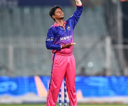 Bengal T20 League: Siliguri Strikers seal last semifinal spot as Season 3 enters decisive phase (Ld)
