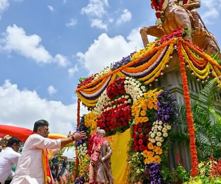 Karnataka govt celebrates Kempegowda Jayanti; CM Shivakumar launches 15-lakh sapling plantation drive