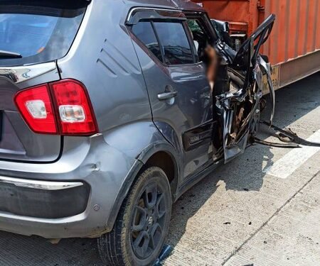 Maharashtra: 5 members of same family killed in severe truck-car collision