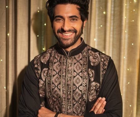 Akshay Oberoi calls working with Shah Rukh Khan in ‘King’ surreal
