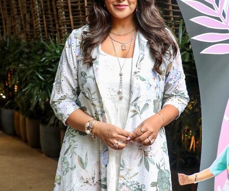 Bipasha Basu captures daughter Devi’s pretend play as she makes a necklace