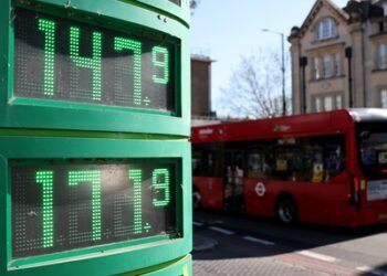 Oil prices surge three per cent amid escalating US-Iran tensions
