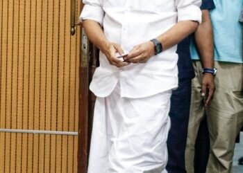 Satheesan joins Delhi protest, Congress top brass backs students’ agitation
