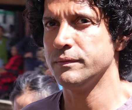 Farhan Akhtar celebrates 15 years of ‘Zindagi Na Milegi Dobara’, says ‘still seizing the day’