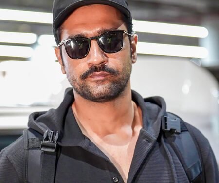 Vicky Kaushal recalls Vir Hirani doing claps on ‘Sanju’ sets: ‘It’s been wonderful to watch his journey’