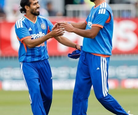 4th T20I: Reigning world champions India feeling the heat after ordinary show, says Dinesh Karthik