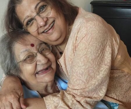 Shabana Azmi, Bharati Achrekar pay heartfelt tribute to theatre legend Vijaya Mehta