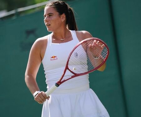 Wimbledon: Bouzkova, Navarro advance to third round with contrasting wins