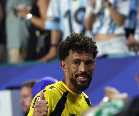 World Cup hero Vozinha set for Colo Colo move after agreement reached