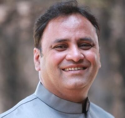 MP: Congress alleges illegal sand mining in Narmada despite monsoon ban